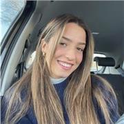 Soy una estudiante que ofrece clases particulares de diversas materias para infantil y primaria